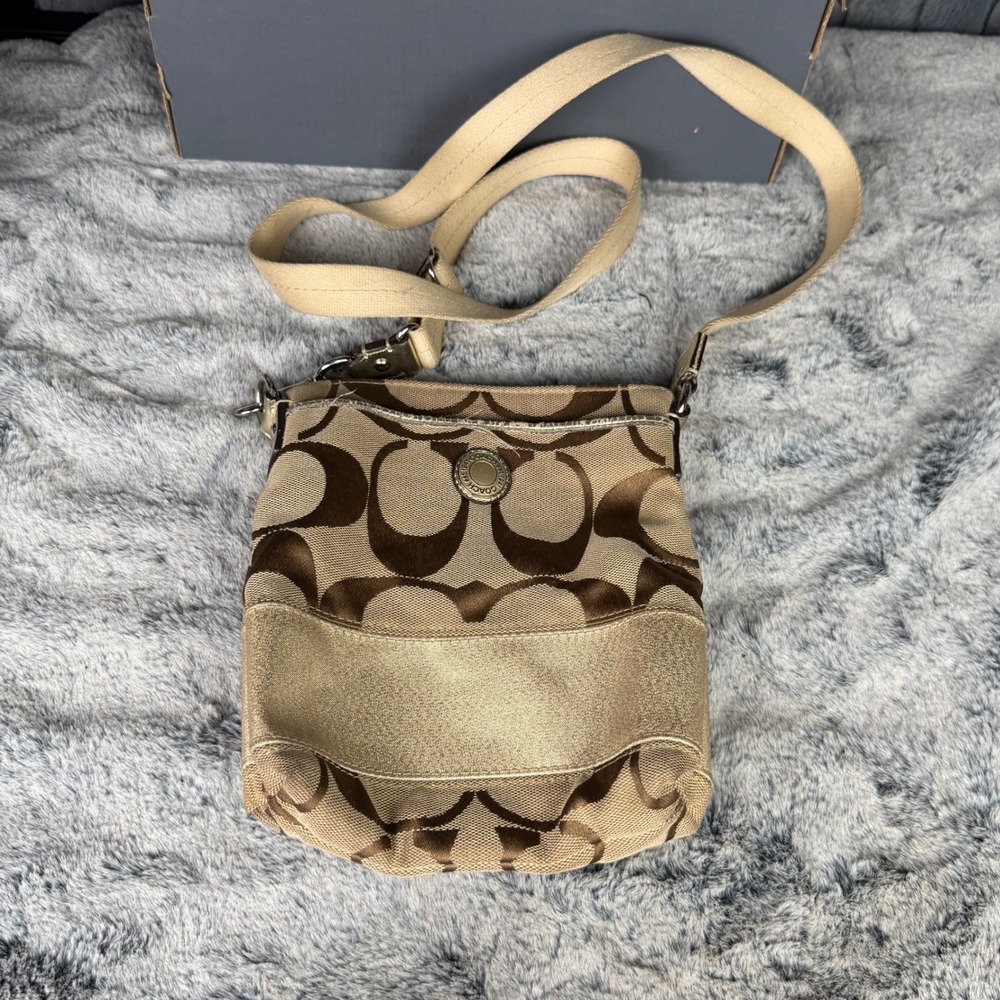 Coach Signature Jacquard Crossbody Bag Khaki Brown Gold Stripe Messenger 6810